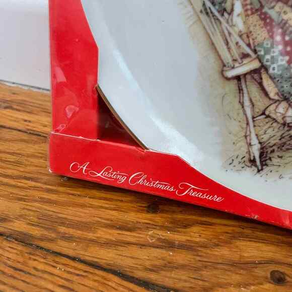Vintage Holly Hobbie Merry Christmas 1979 Decorative Plate - Sealed in Package - Picture 4 of 6